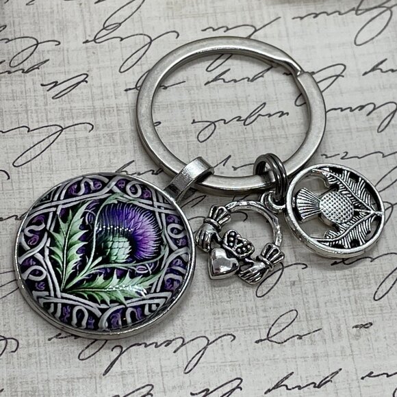 Scottish Thistle Keychain Key Claddagh Heart Gift Box Necklace Irish Crown New - Picture 14 of 16